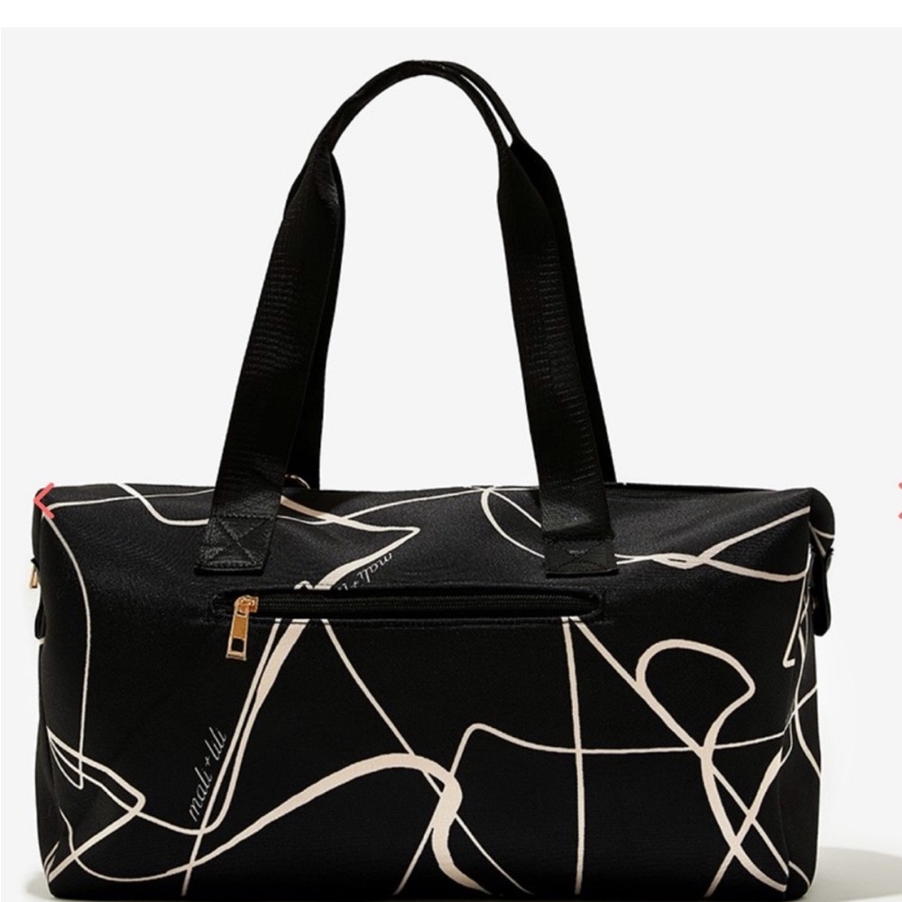 Stylish Mali & Lili Black and OffWhite Geometric Weekend Bag